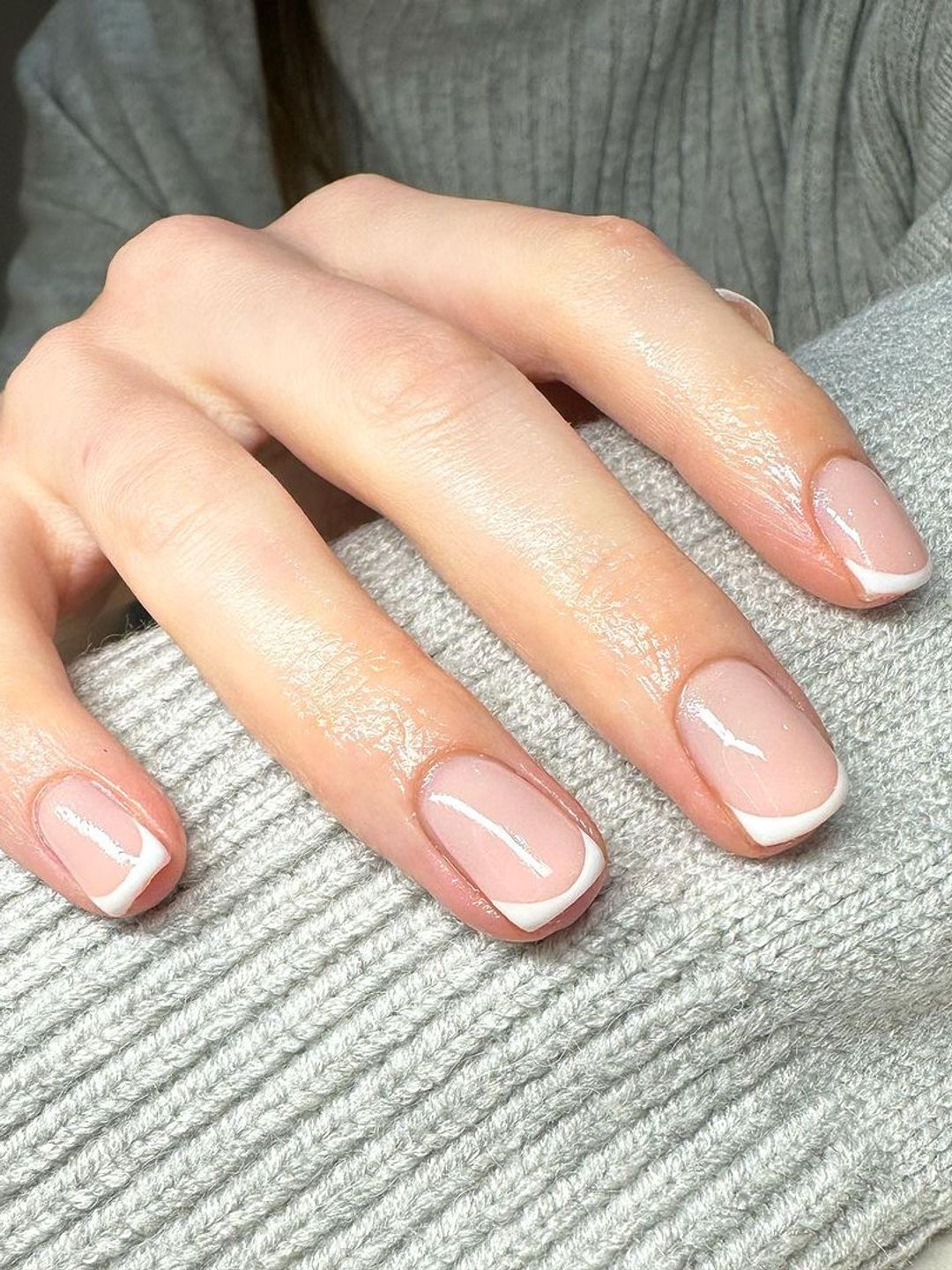15 Chic American Manicure Nails Looks That Are Perfect for Any Occasion! - 13. Chic Negative Space