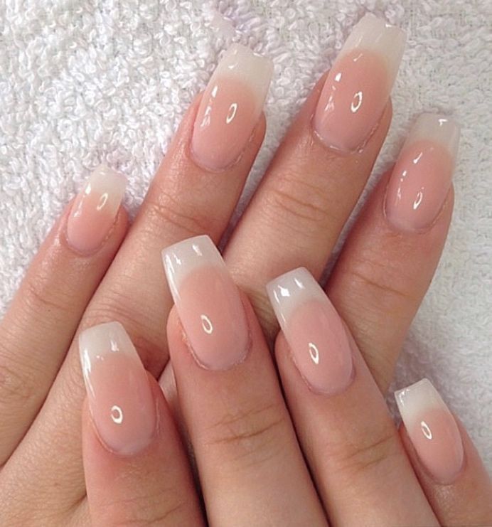 15 Chic American Manicure Nails Looks That Are Perfect for Any Occasion! - 9. Minimalist Lines