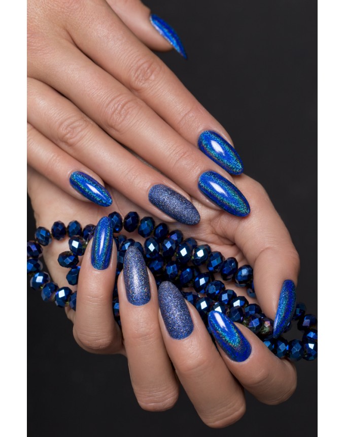 16 Holo Nail Trends That Will Brighten Up Your Look! - 15. Holo Glitter Fade