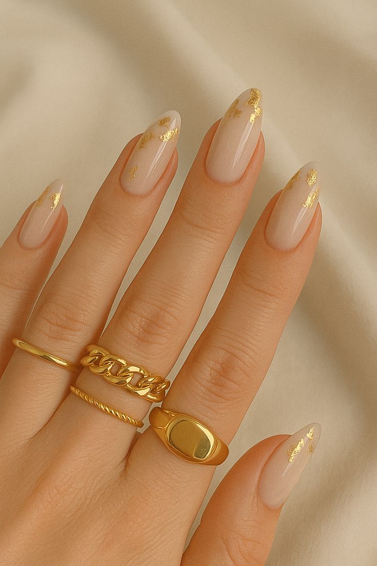 17 Elegant Nude Nail Art Ideas That Will Make You the Star of Every Occasion! - Minimalist Geometric Patterns