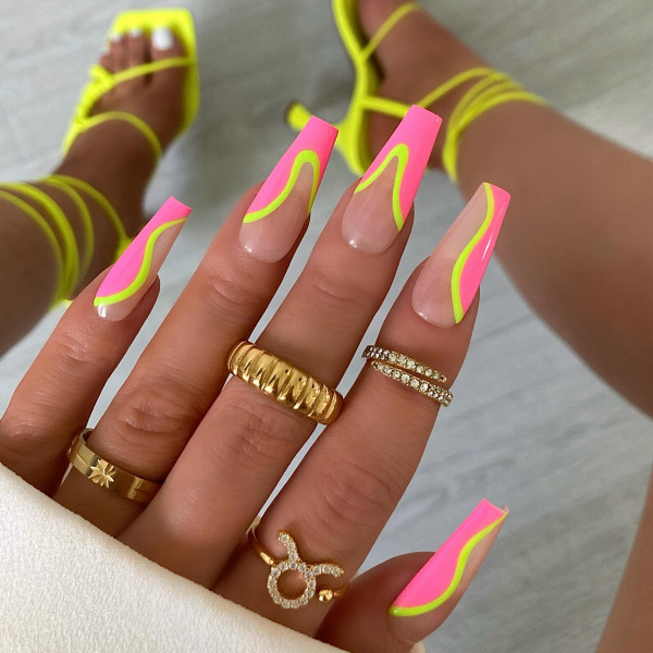 7 Classy Vacation Nails You'll Love 🌊 (Almond BIAB Styles to Try!) - Neon Dream