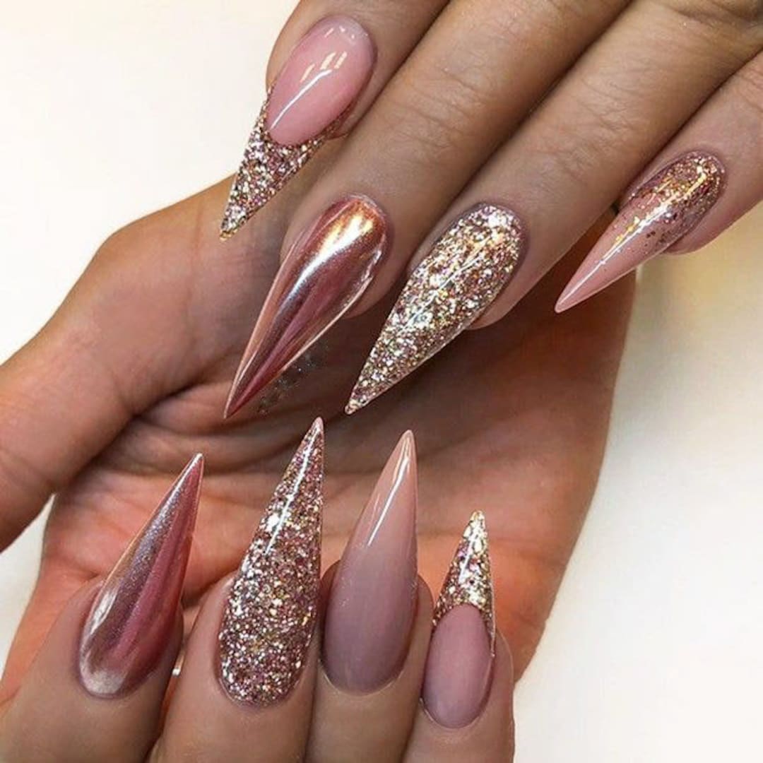 8 Easy Summer Nail Art Ideas for Almond & Stiletto Shapes 💥 - 3. Sparkling Glam