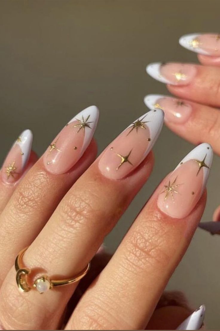 8 Fresh French Tip Nail Designs to Try Right Now! - Starry Nights