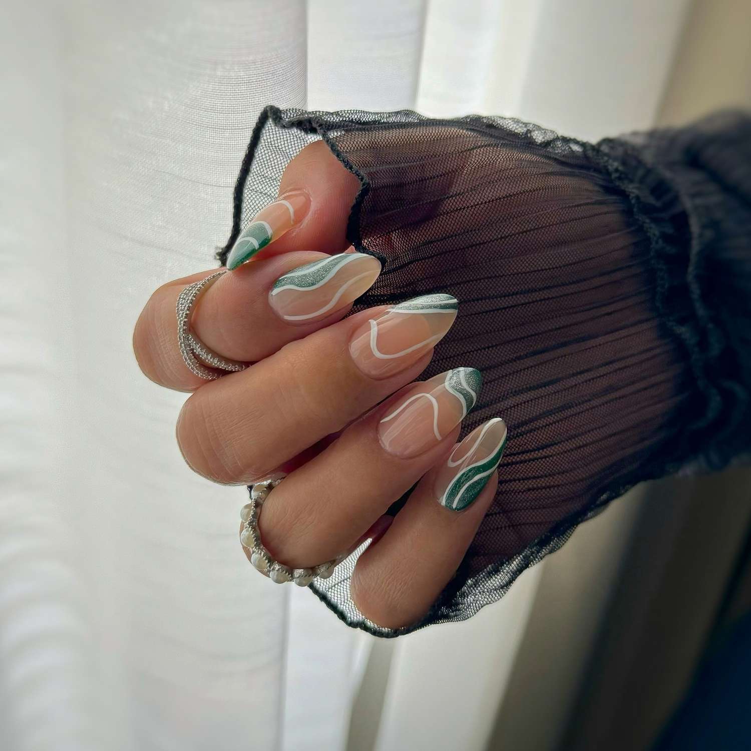 8 Minimalist Almond Nail Designs That Are Pure Elegance ✨ - Earthy Waves