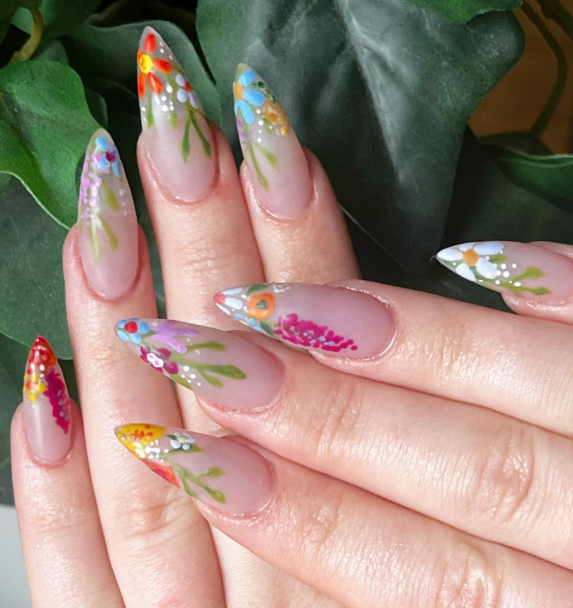 8 Minimalist Almond Nail Designs That Are Pure Elegance ✨ - Garden Blooms