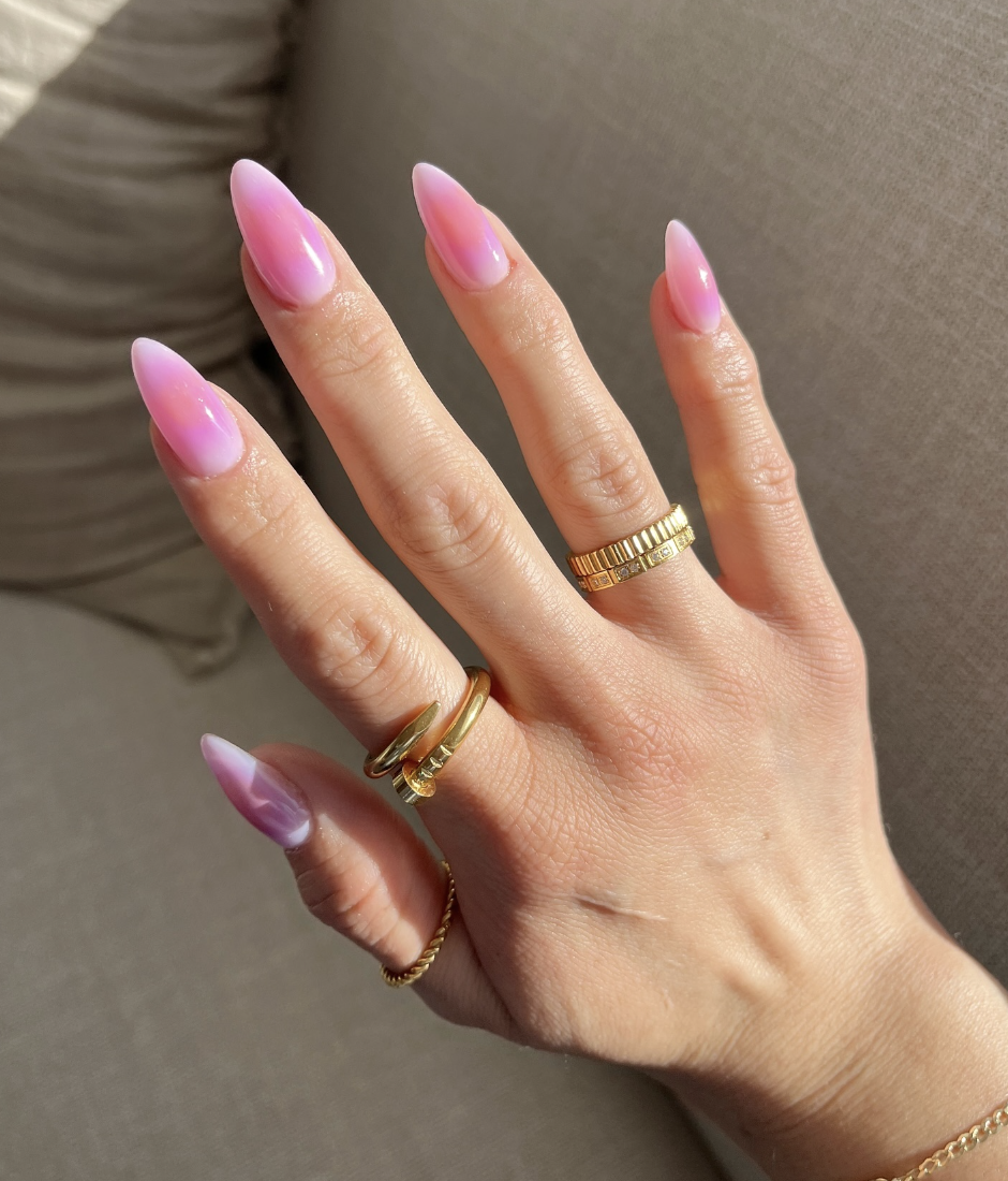 8 Minimalist Almond Nail Designs That Are Pure Elegance ✨ - Soft Ombre